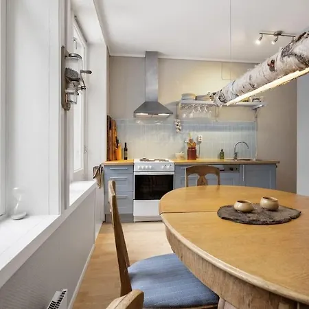 New Spacious & Cozy Hideaway With Location برغن