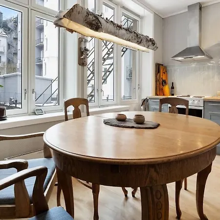 شقة New Spacious & Cozy Hideaway With Location