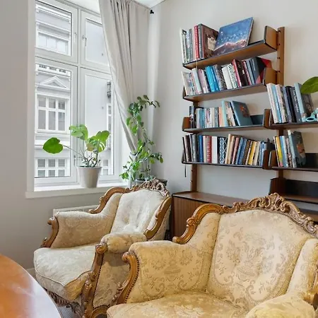 New Spacious & Cozy Hideaway With Location برغن