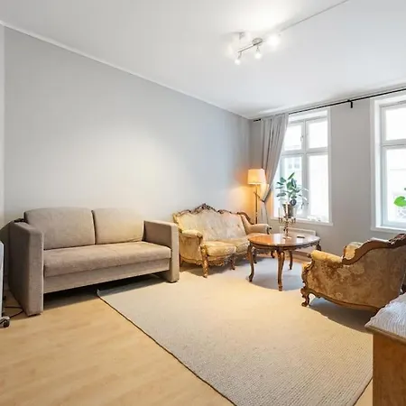 New Spacious & Cozy Hideaway With Location *
