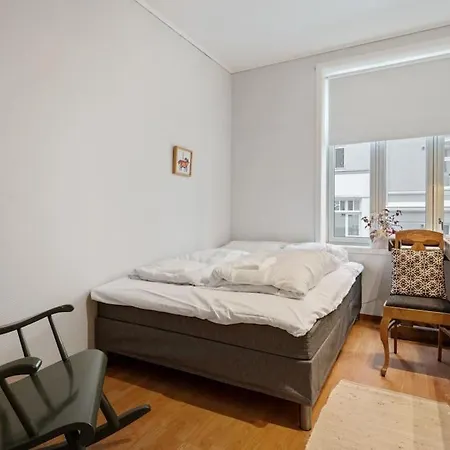 New Spacious & Cozy Hideaway With Location شقة *